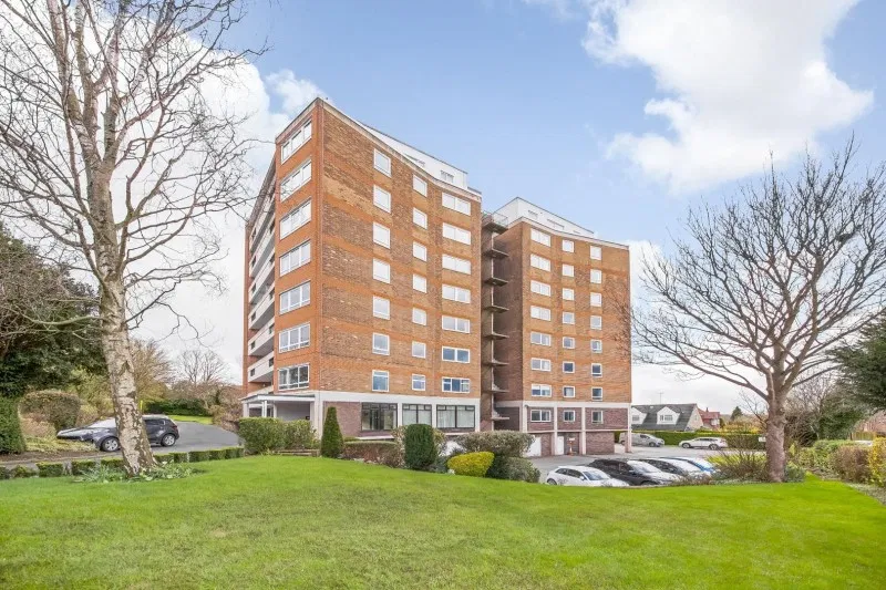 Sandmoor Court, Alwoodley, Leeds, LS17 7JY