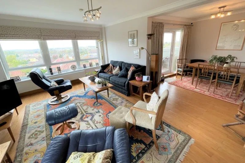 Sandmoor Court, Alwoodley, Leeds, LS17 7JY - image 2