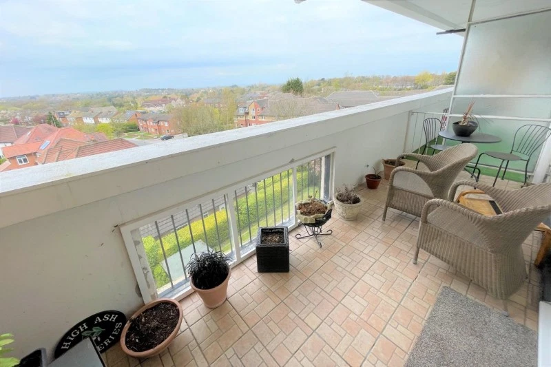 Sandmoor Court, Alwoodley, Leeds, LS17 7JY - image 5