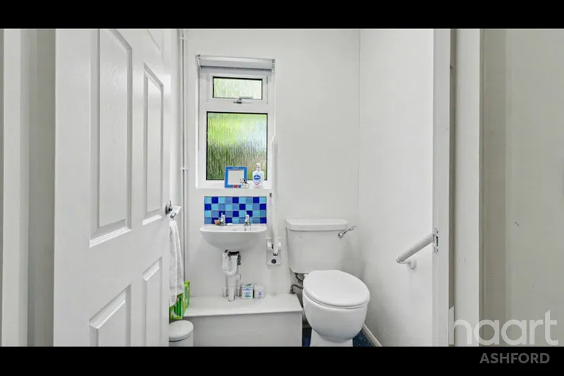 Lees Road, Ashford, TN24 - image 3