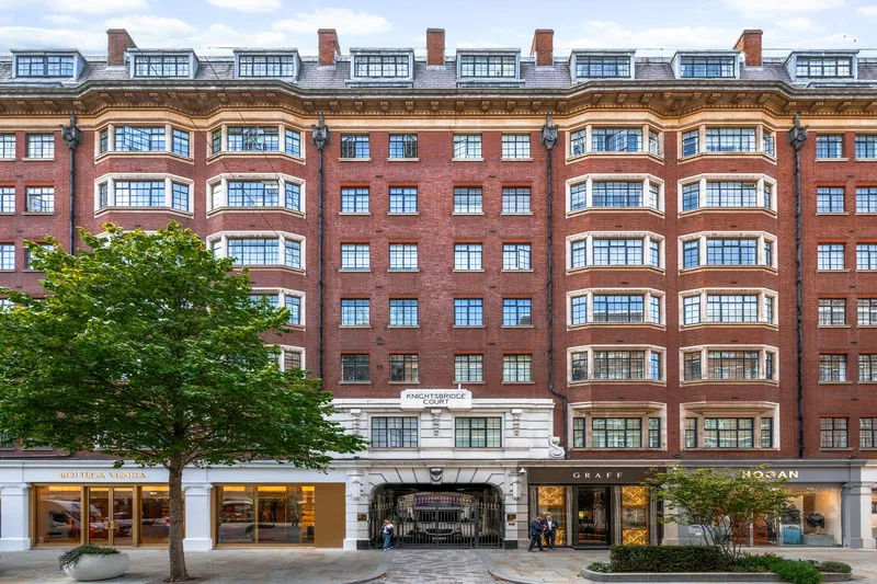 Knightsbridge Court, SW1X