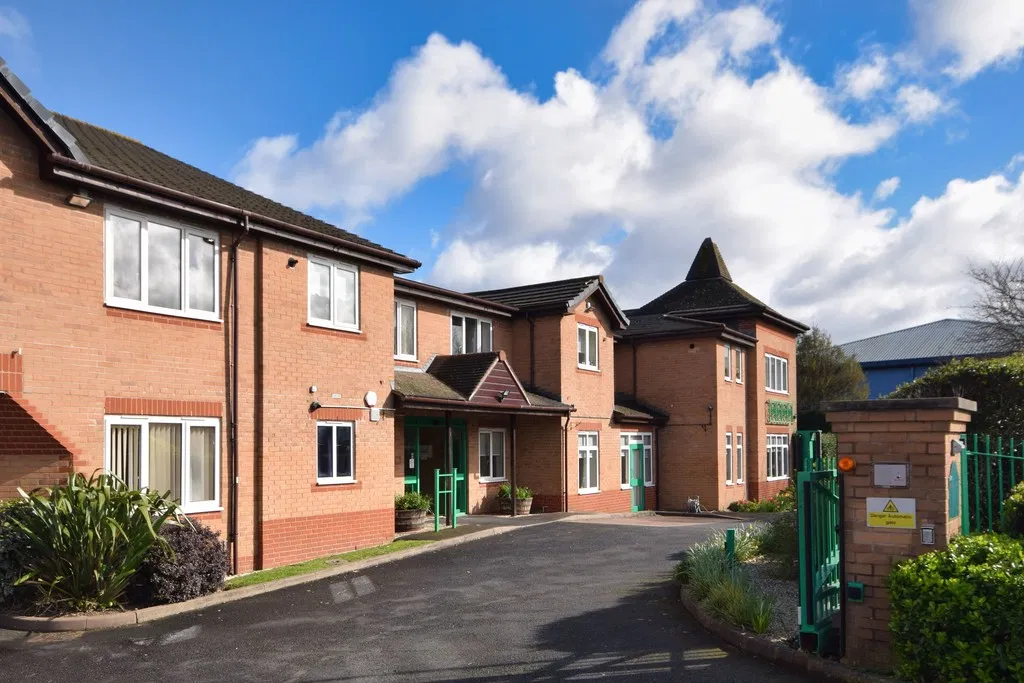 Kingsford Court, Ulleries Road, Solihull, B92 8DT - image 1