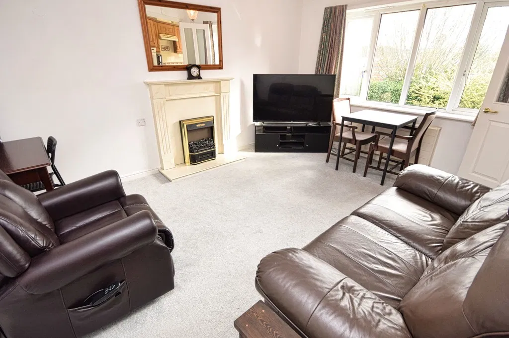 Kingsford Court, Ulleries Road, Solihull, B92 8DT - image 2