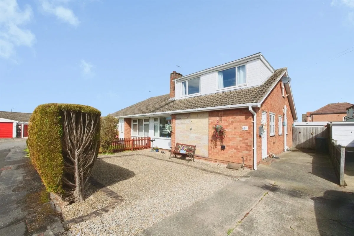 Grampian Close, Huntington, York - image 1