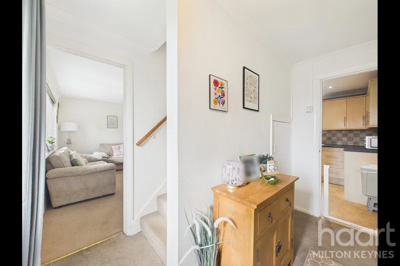 Kenilworth Drive, Bletchley, MK3 - image 2