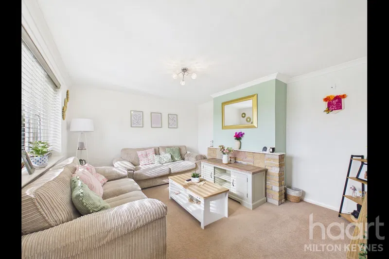 Kenilworth Drive, Bletchley, MK3 - image 3
