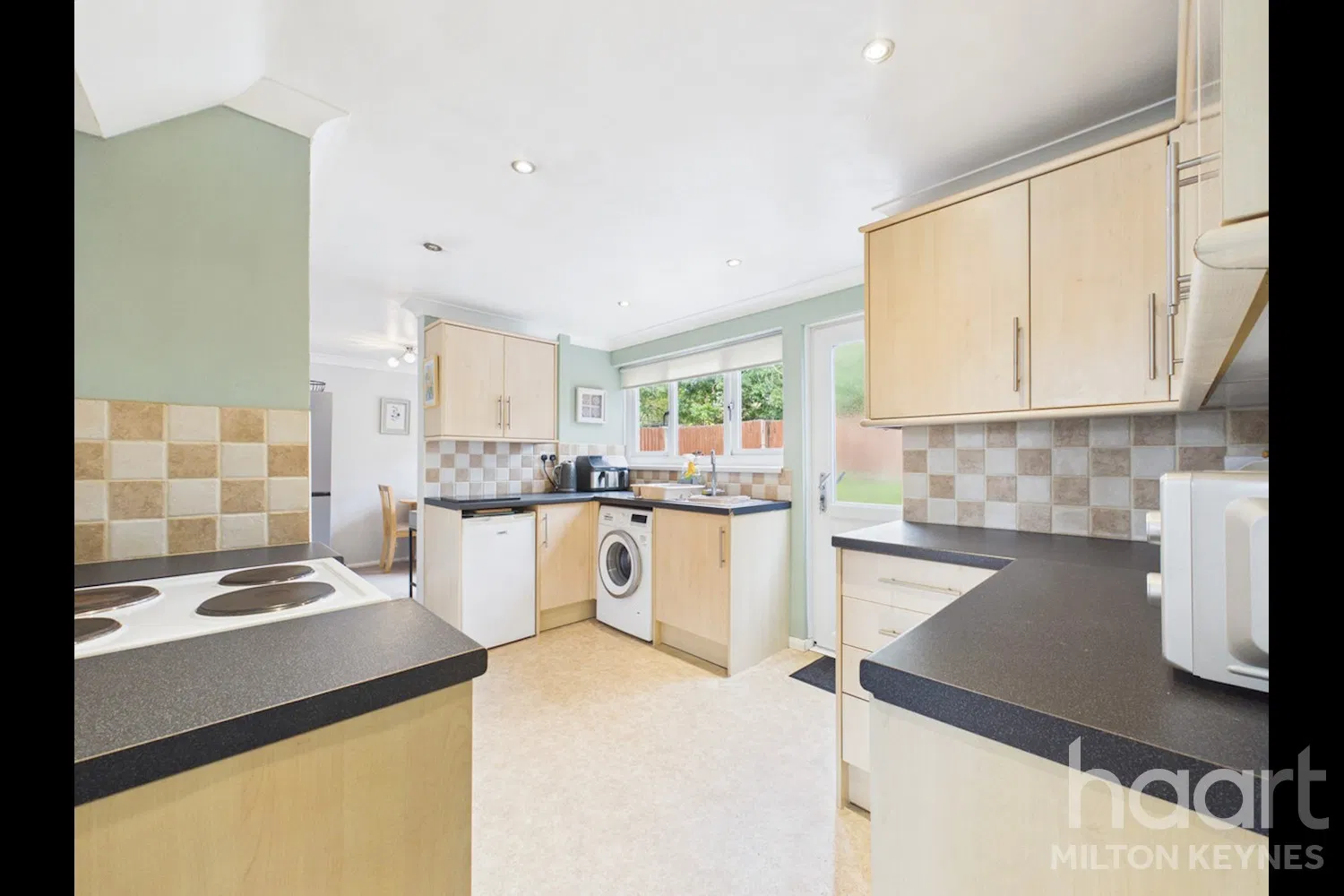 Kenilworth Drive, Bletchley, MK3 - image 5