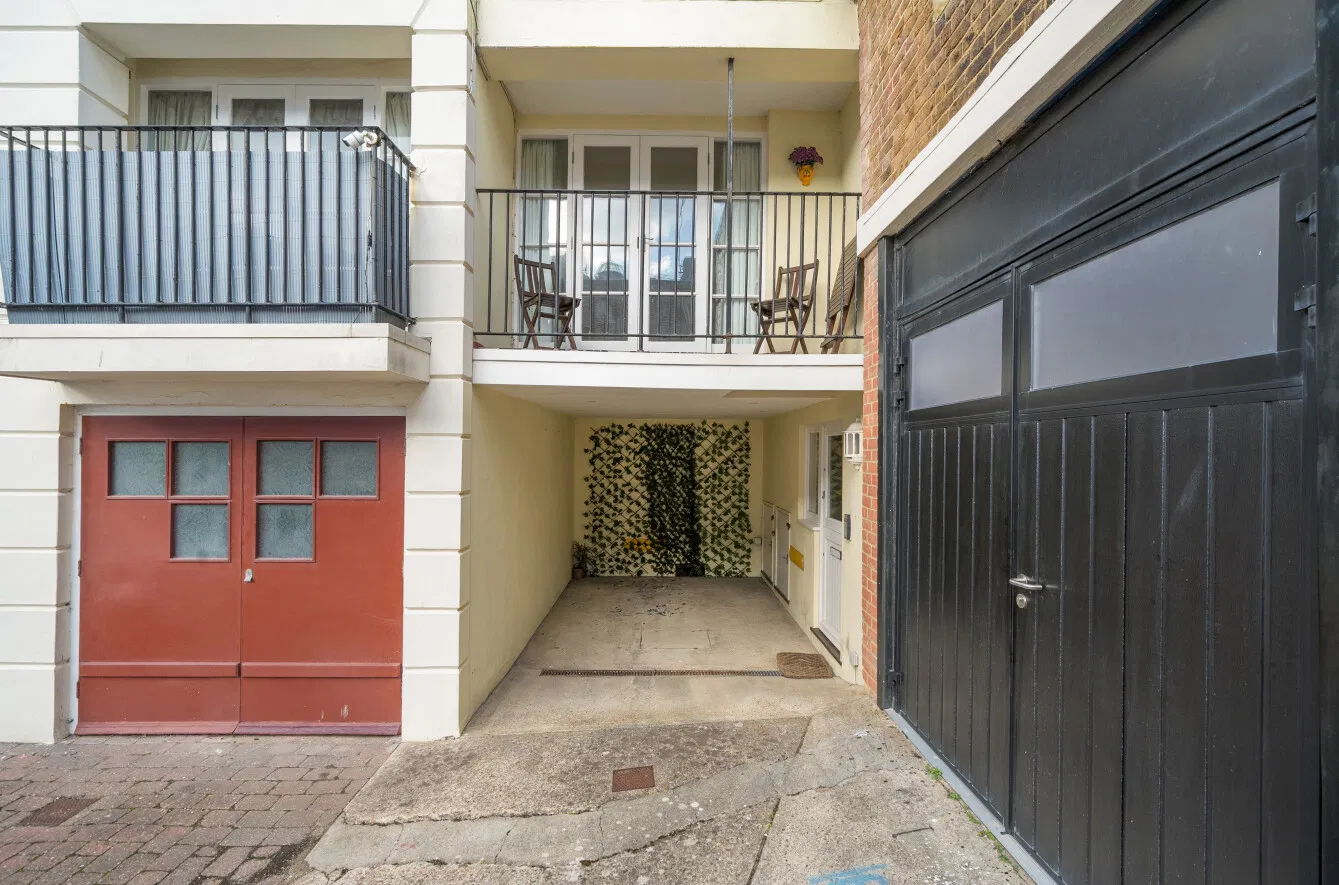 Eastern Terrace Mews, Brighton, East Sussex, BN2 - image 2