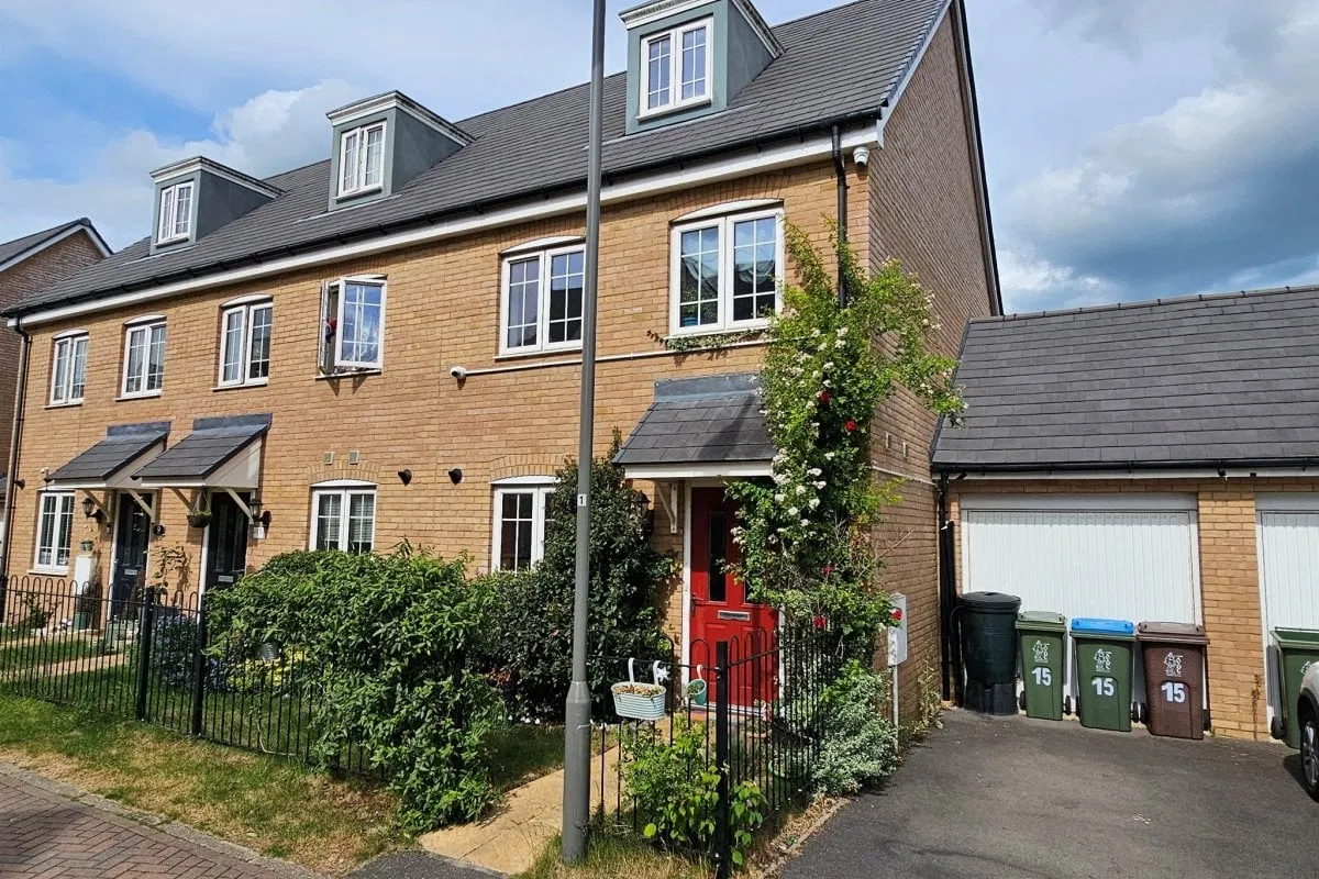 Conference Road, AYLESBURY - image 1