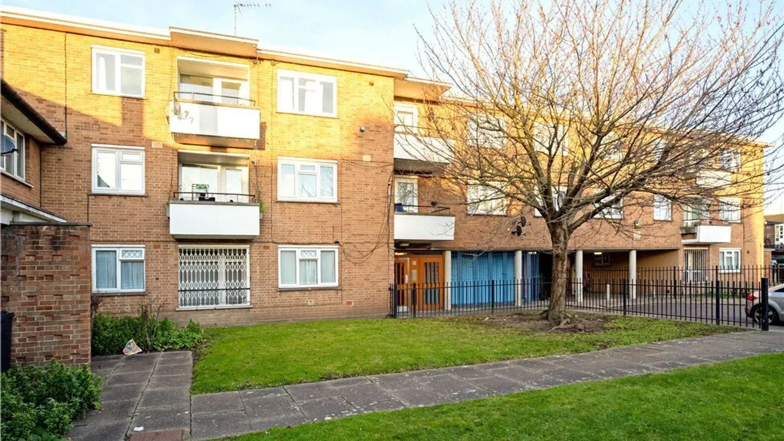 Bedser Court, Clarence Walk, London, SW4 - image 4