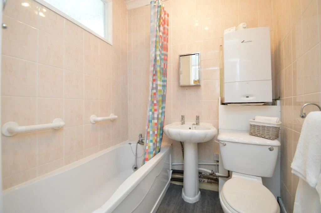 Chambers Street, Grantham, Lincolnshire, NG31 - image 7