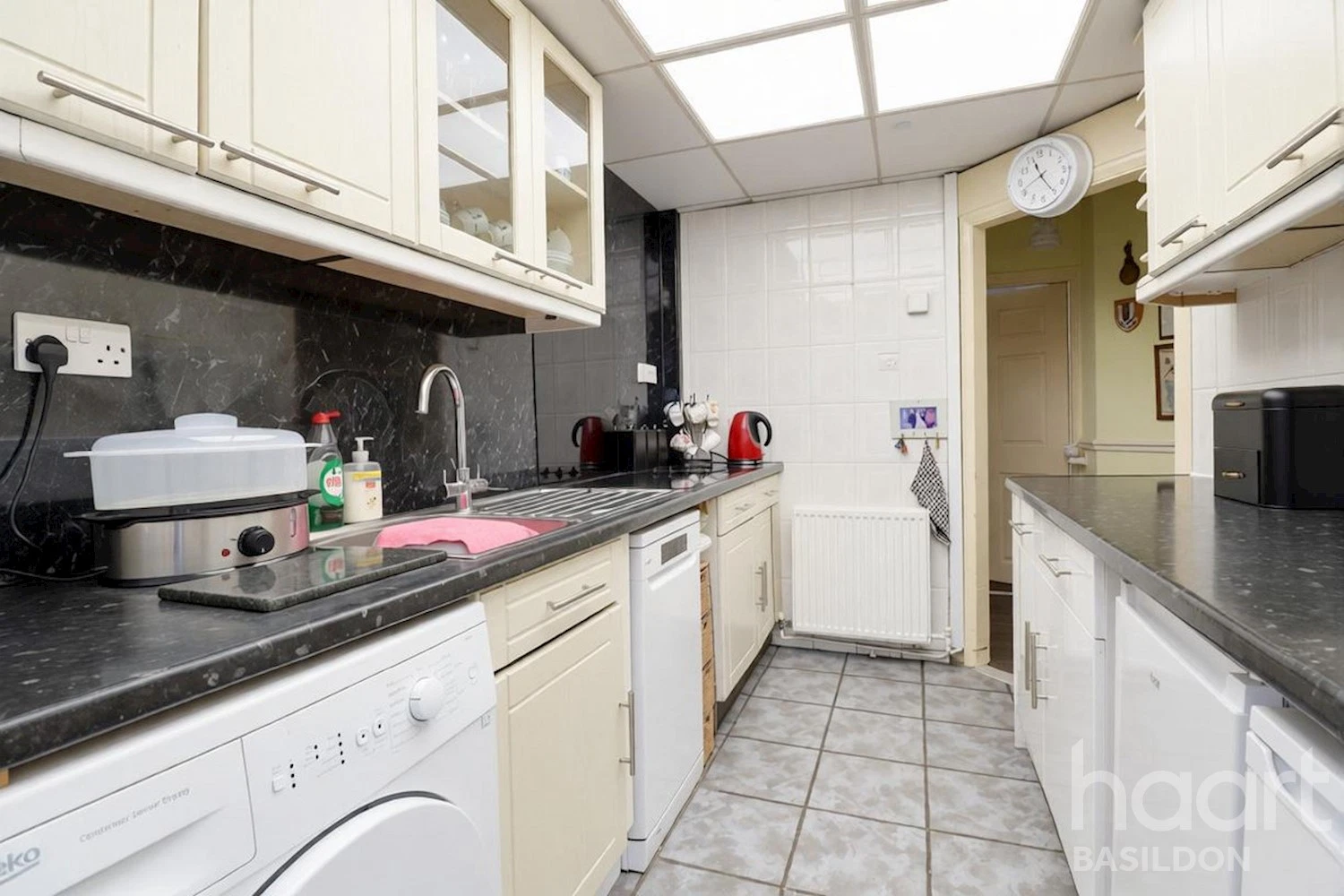Tattenham Road, Laindon, Basildon, SS15 - image 7
