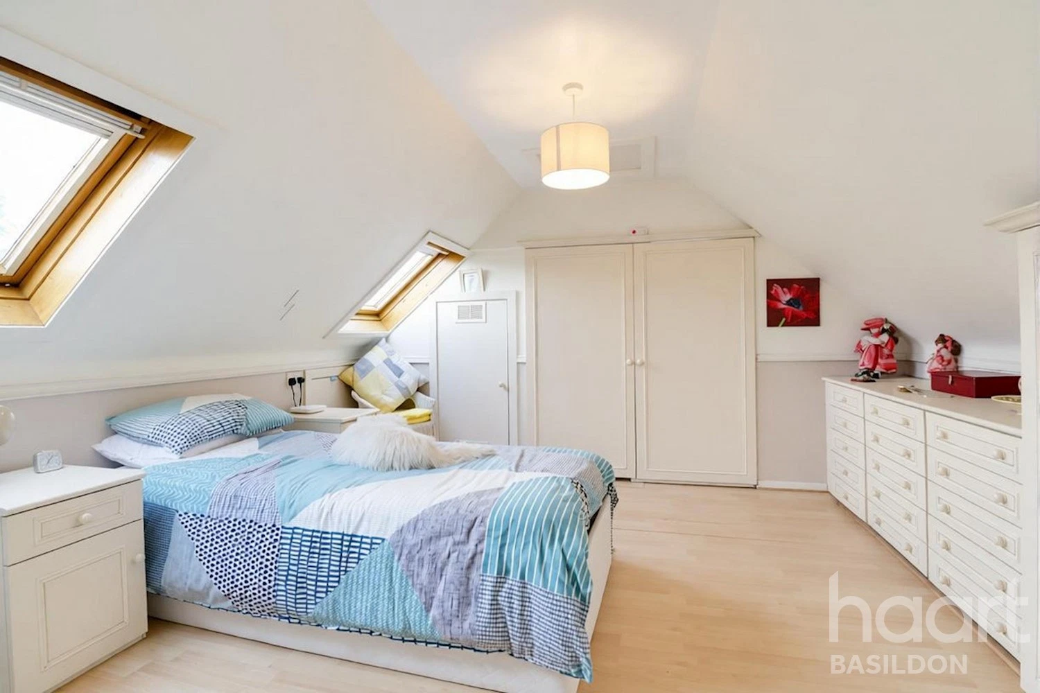 Tattenham Road, Laindon, Basildon, SS15 - image 9