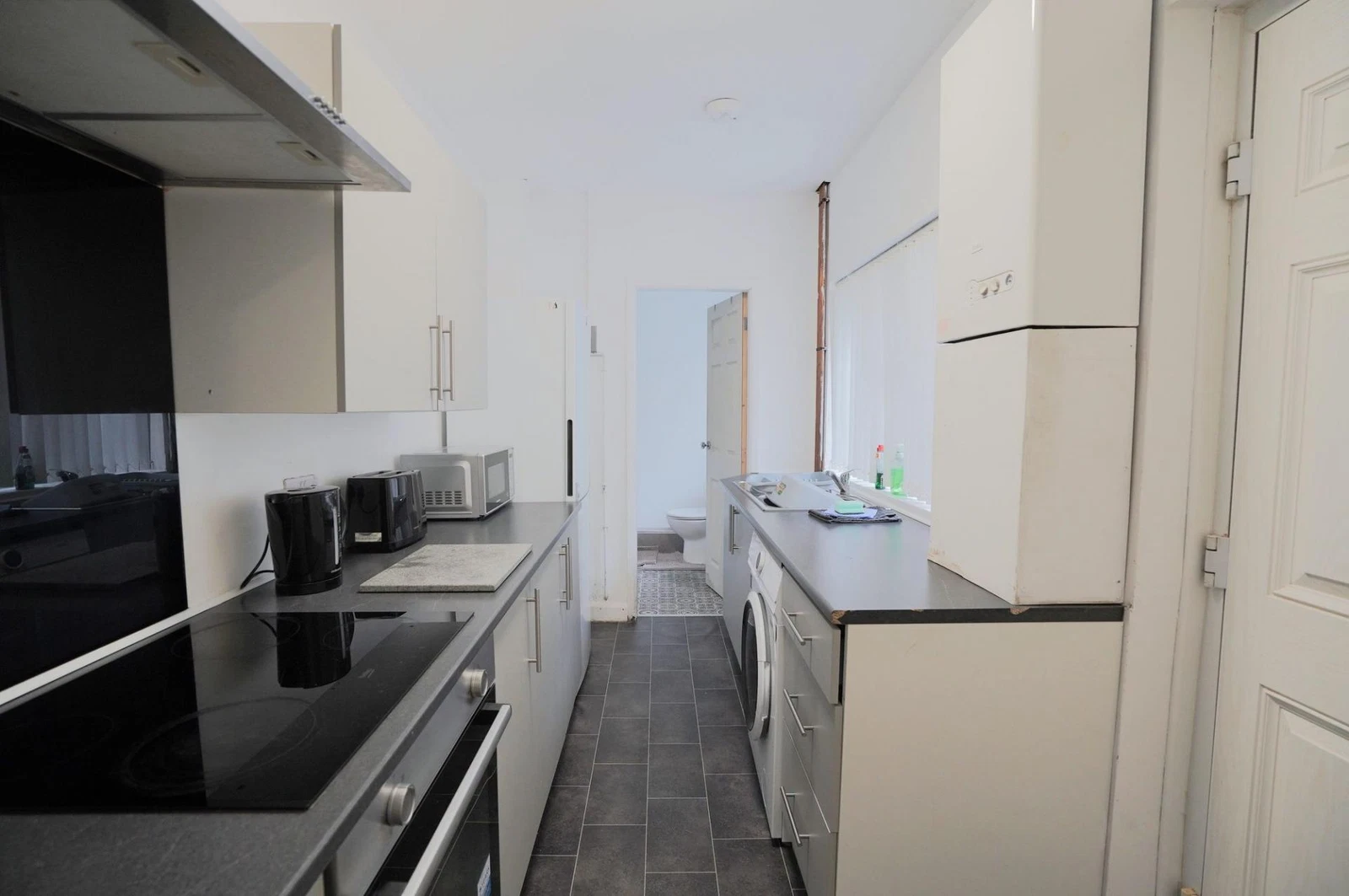 Guildford Street, Grimsby, DN32 7PL - image 2