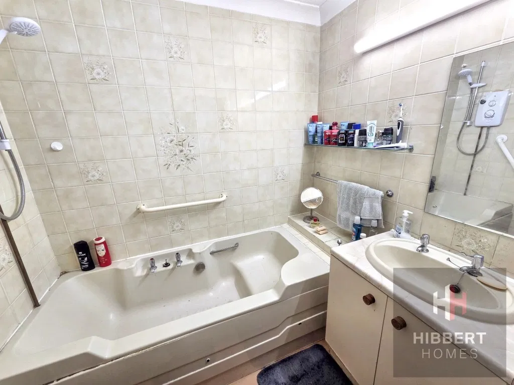 Homelaurel House, Whitehall Road, M33 - image 4