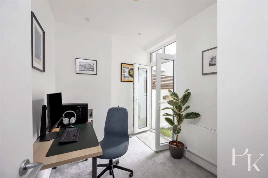 Addison Road, Hove - image 13