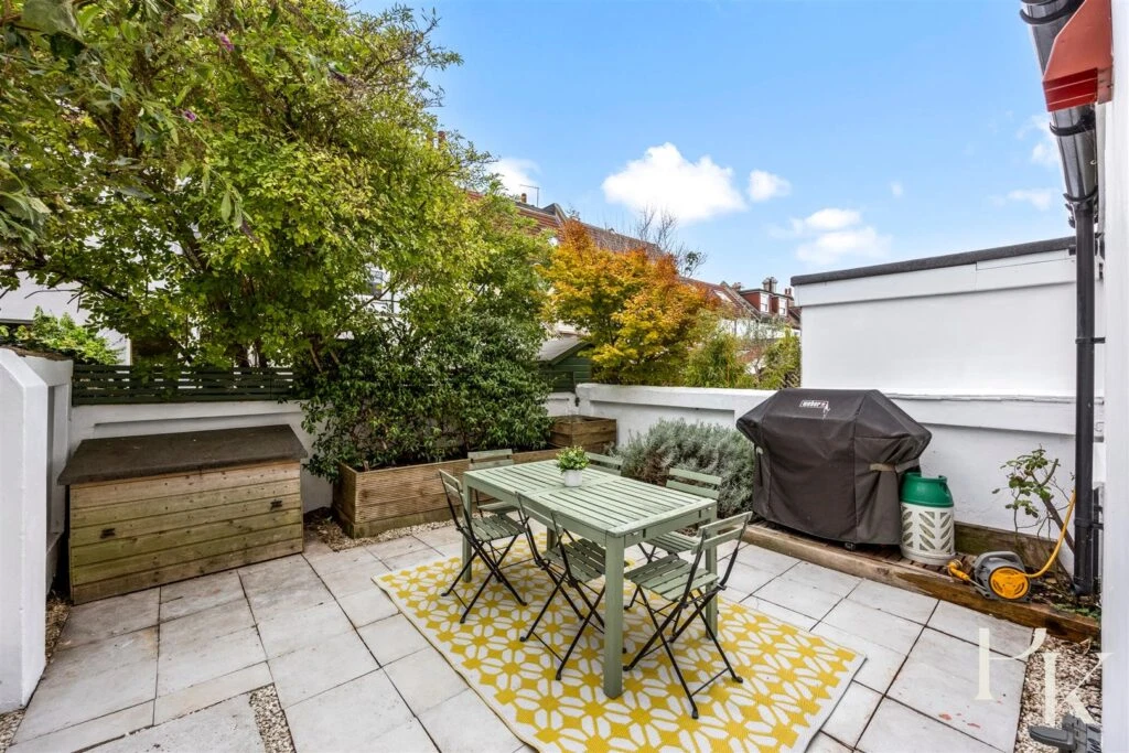 Addison Road, Hove - image 16