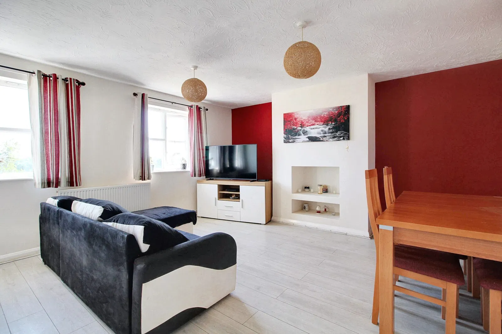 White Willow Close, Ashford, TN24 0RX - image 2