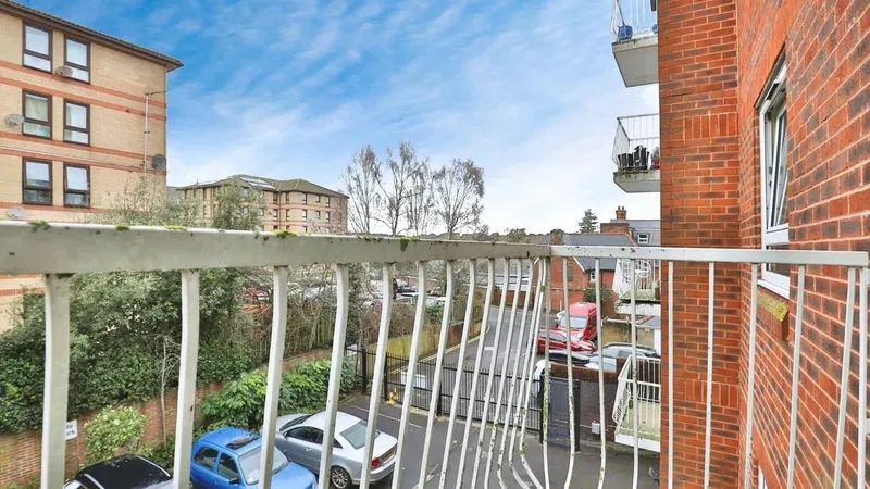 Queens Road, Bournemouth, Dorset, BH2 - image 3