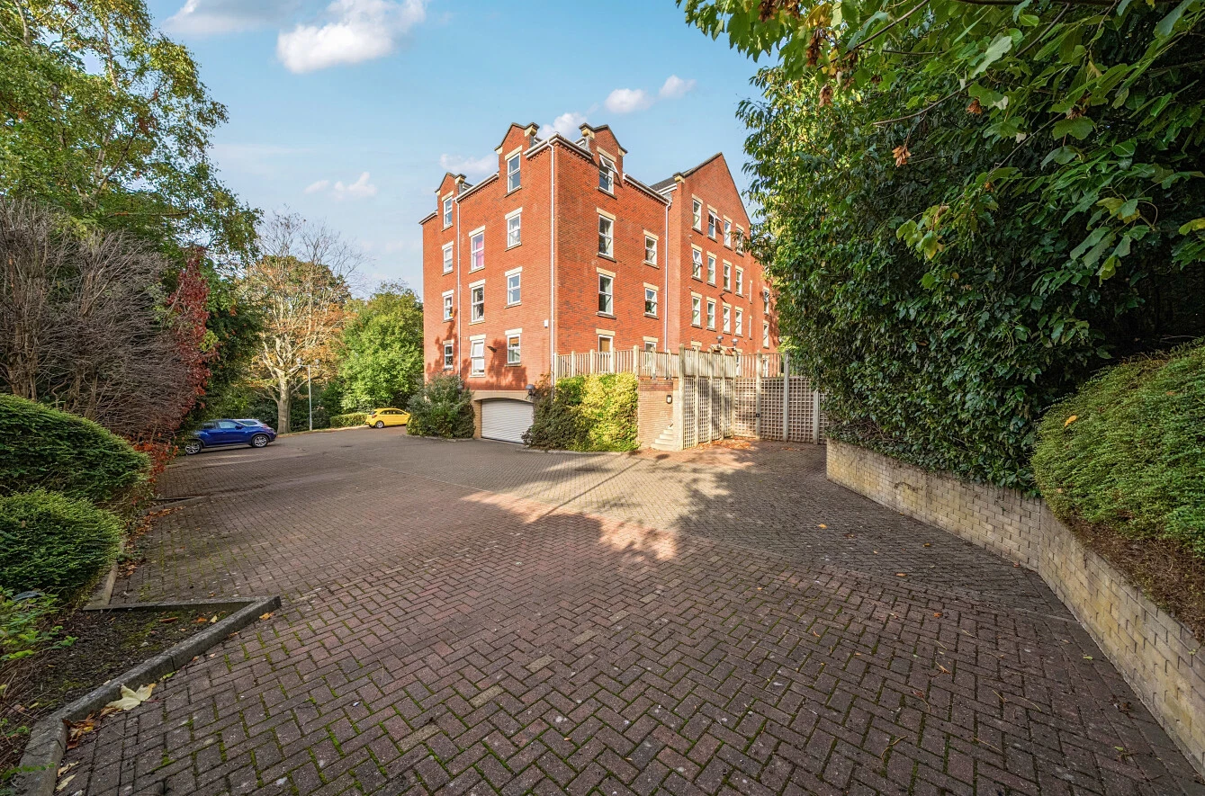 Cardigan Road, Headingley, Leeds, LS6 - image 9