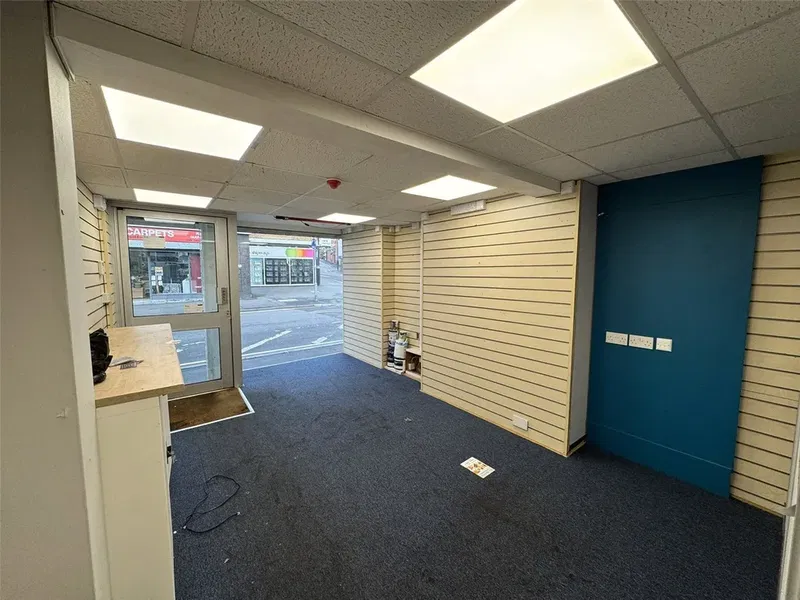 Oxford Street, Kidderminster, Worcestershire, DY10 - image 2