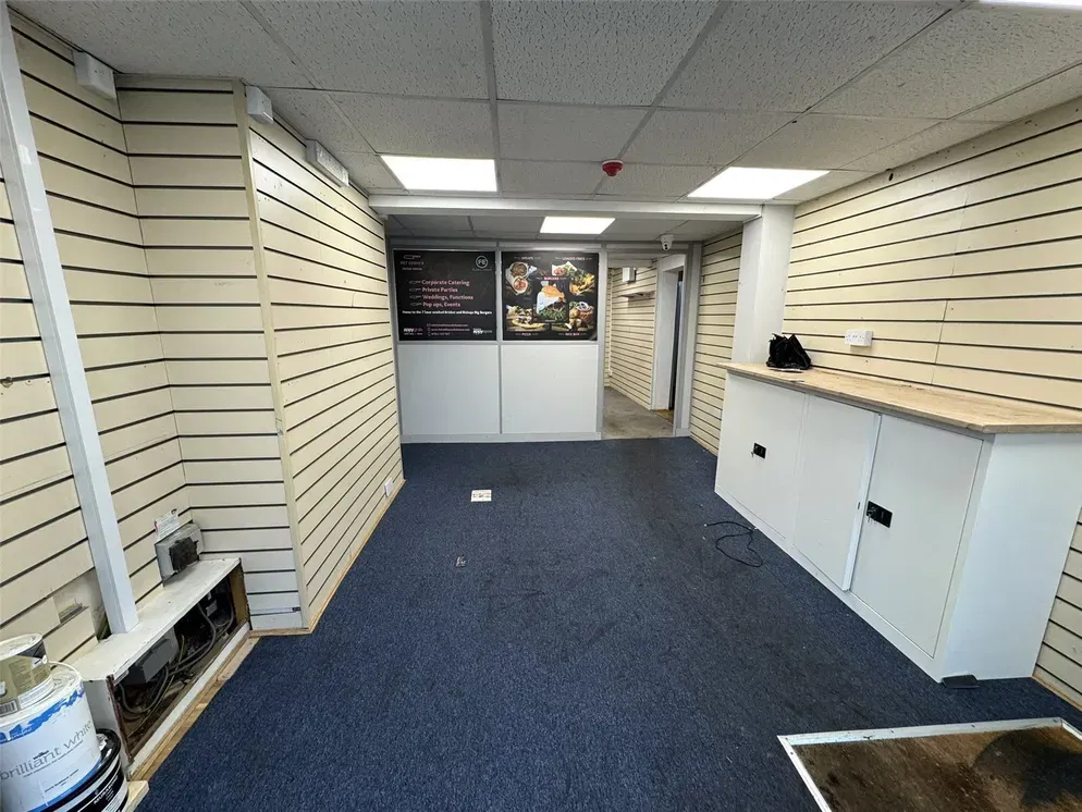 Oxford Street, Kidderminster, Worcestershire, DY10 - image 3