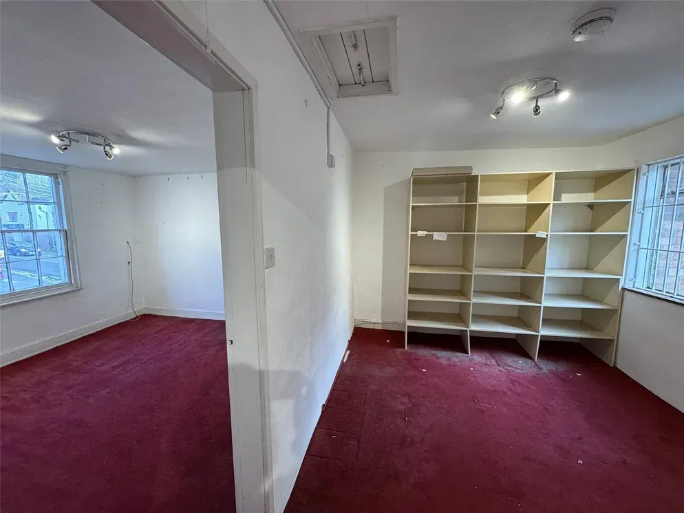 Oxford Street, Kidderminster, Worcestershire, DY10 - image 5