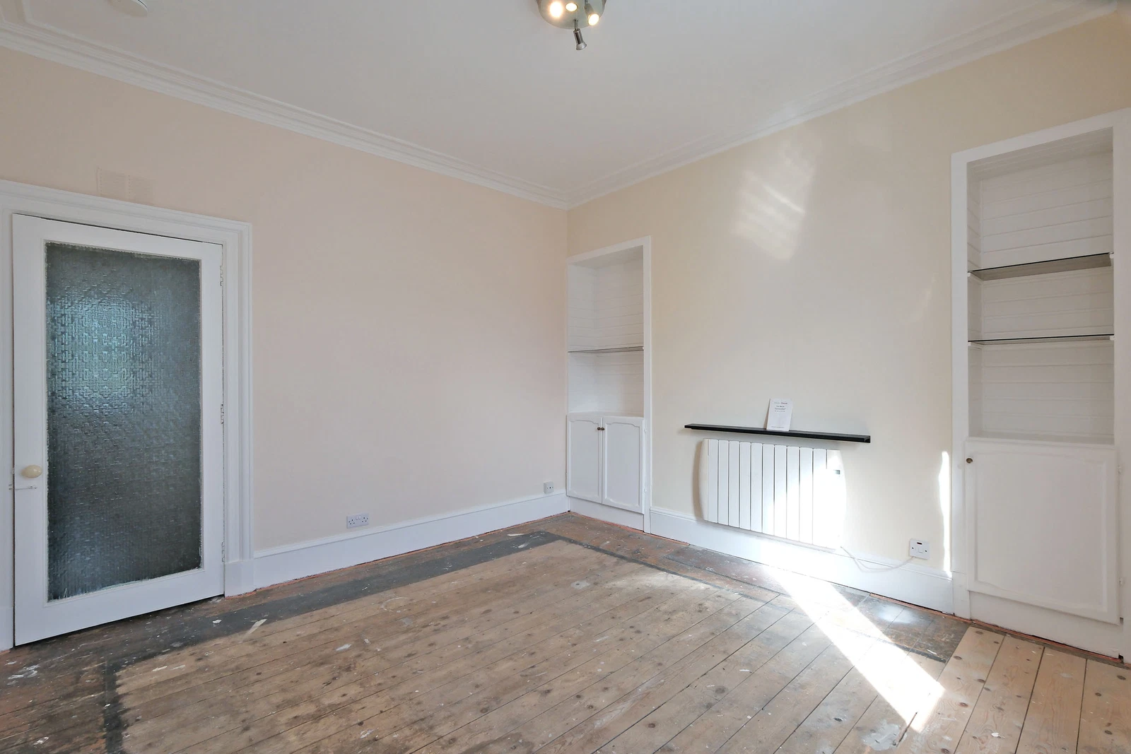 Top floor flat, Aberdeen, AB24 3PH - image 2