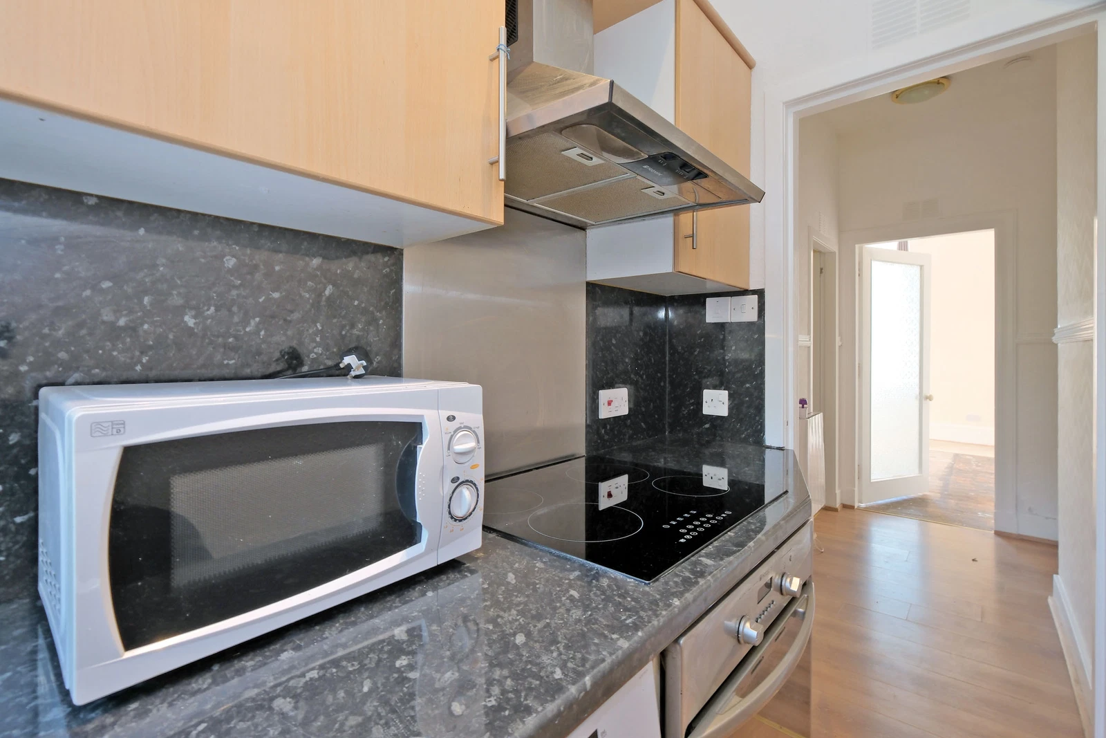 Top floor flat, Aberdeen, AB24 3PH - image 4