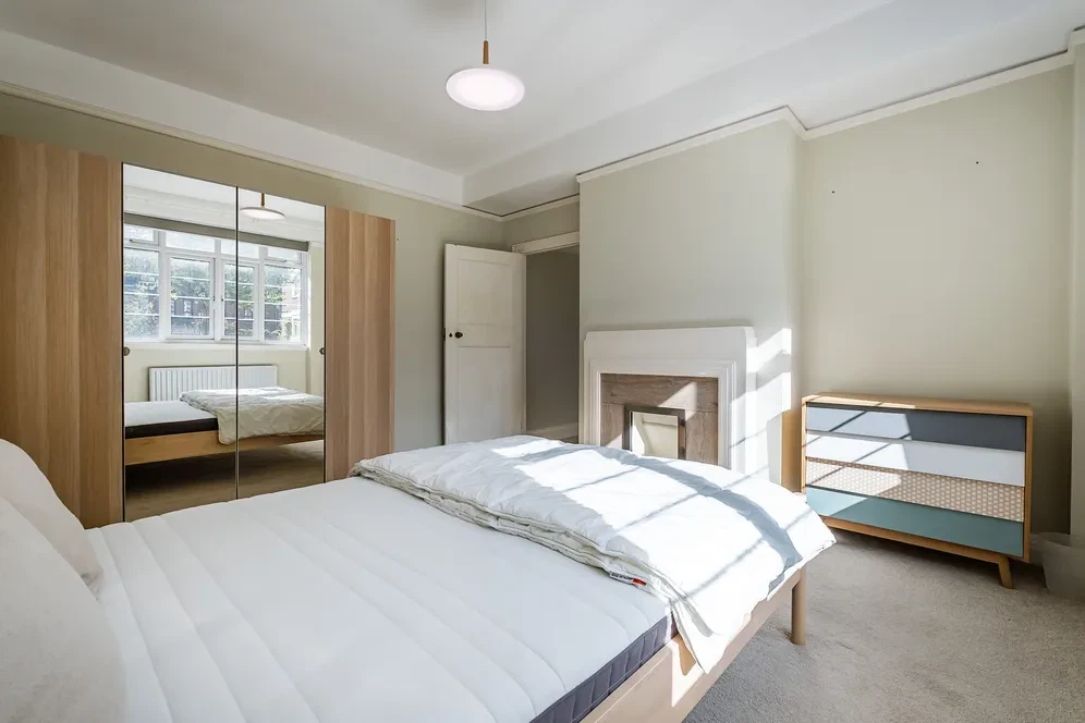 Pembroke Road, London, W8 - image 10