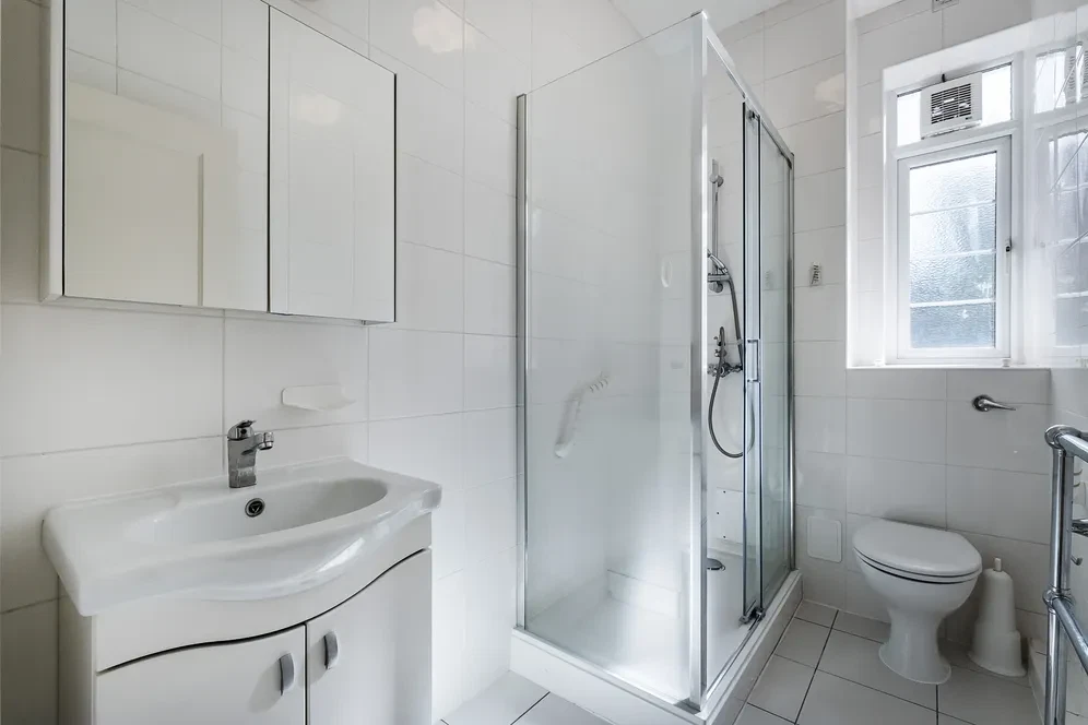 Pembroke Road, London, W8 - image 12