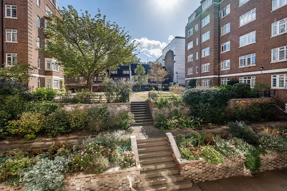 Pembroke Road, London, W8 - image 2