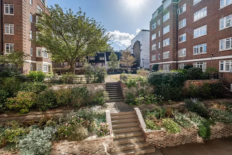 Pembroke Road, London, W8 - image 2