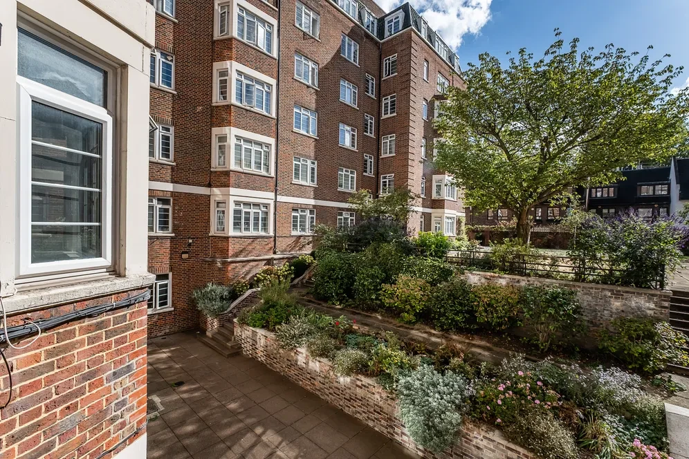 Pembroke Road, London, W8 - image 6