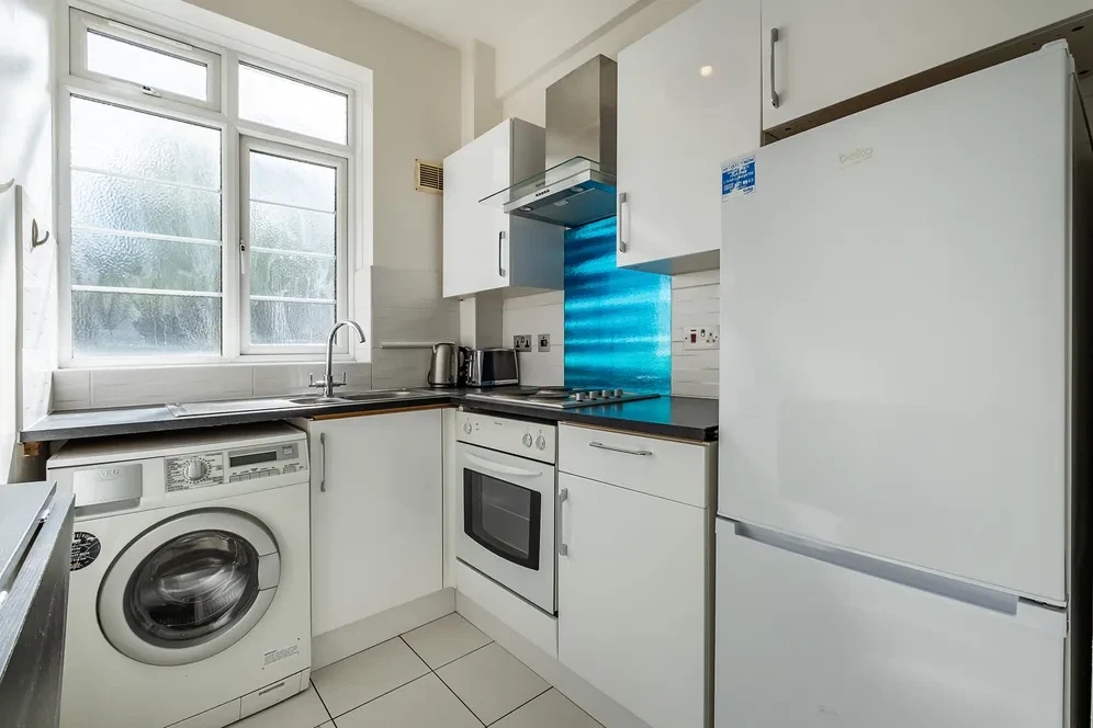 Pembroke Road, London, W8 - image 7