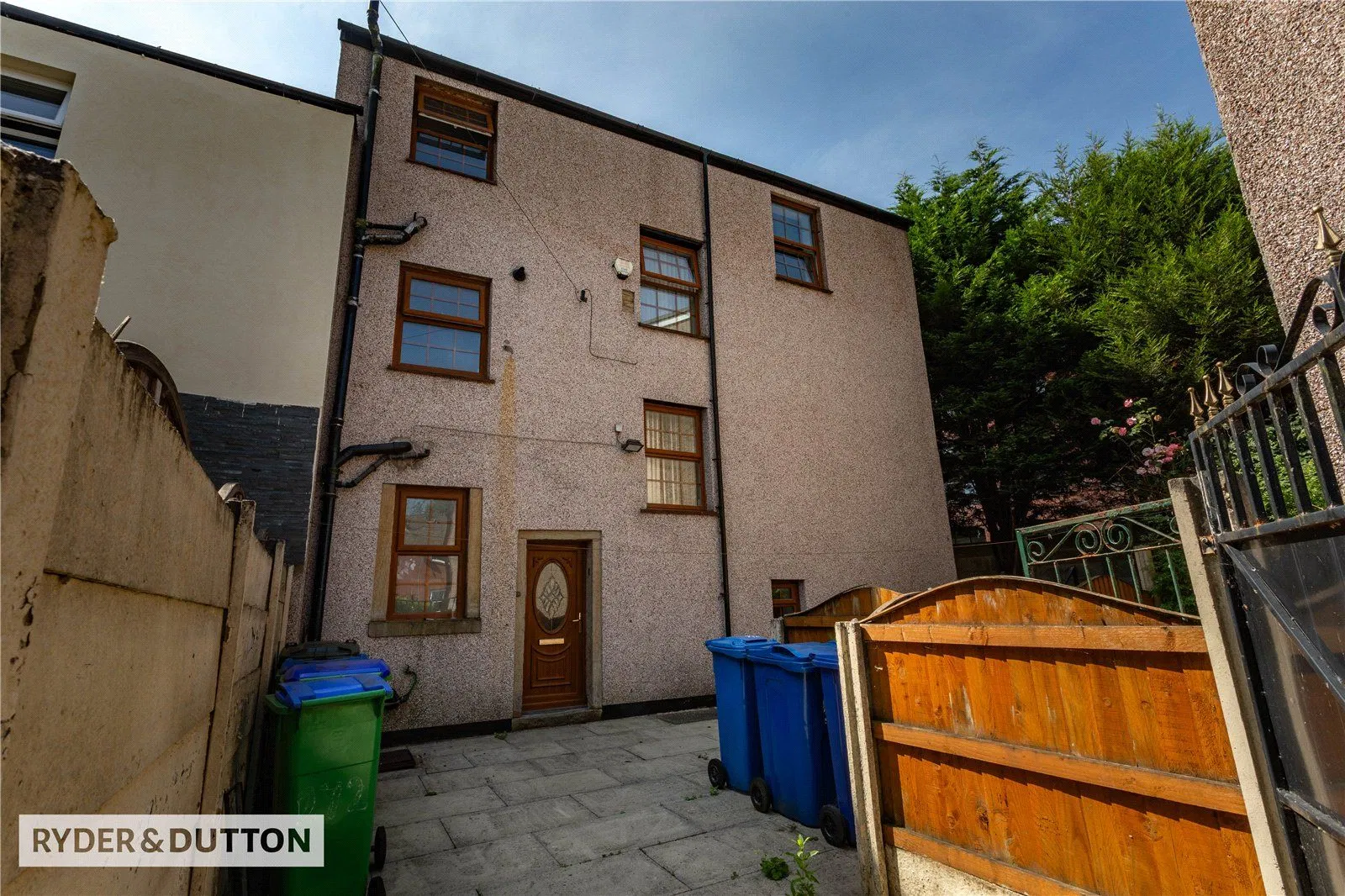 Spotland Road, Spotland, OL12 7AG - image 1