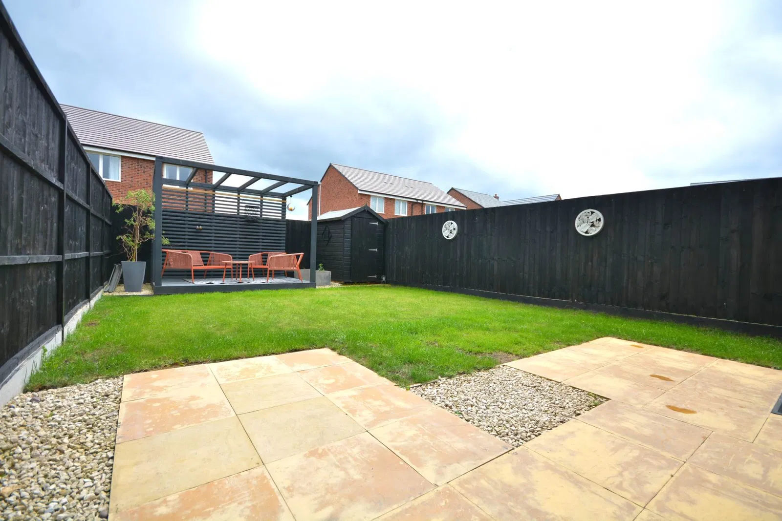 Azure Close, Ashlawn Rise, Rugby - image 4