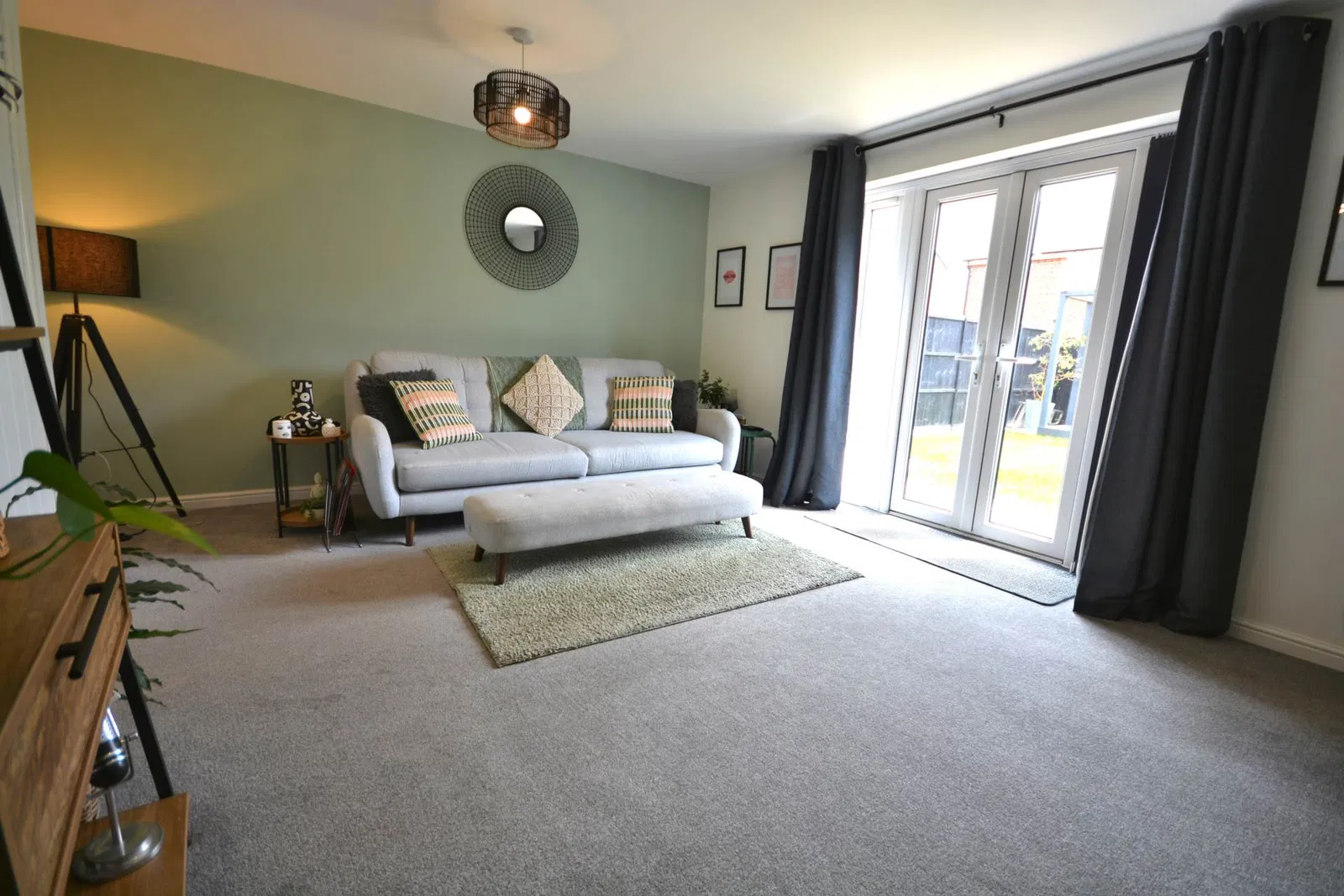 Azure Close, Ashlawn Rise, Rugby - image 5