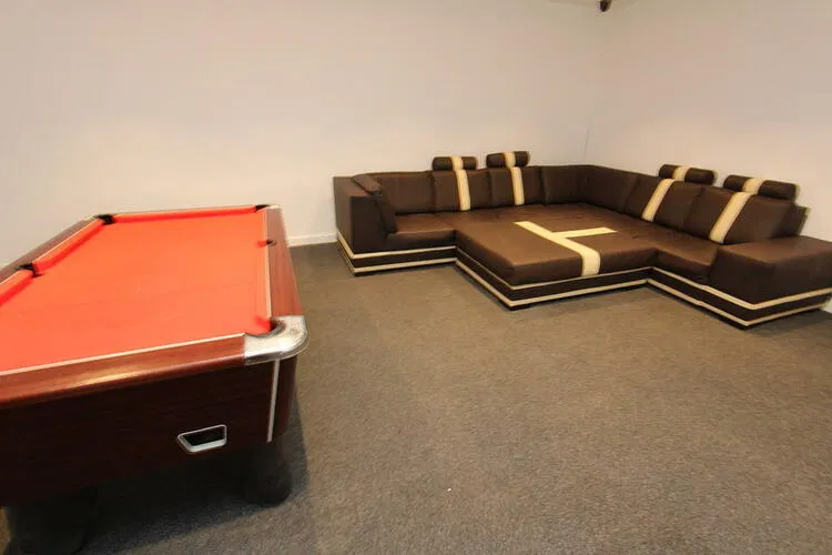 Room 113 Apt 2, Rooms 213, 214 & 215 Apt 4 & Room 513 Apt 10, 14 Beeley Street, Sheffield, South Yorkshire S2 4LP - image 3