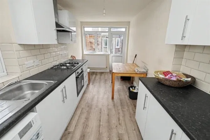 106 Eldon Road, Wood Green, London, N22 5EE - image 2