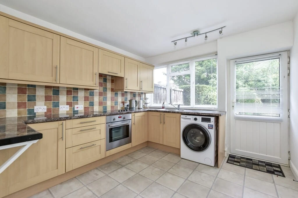 Gammons Lane, Watford, WD24 - image 2