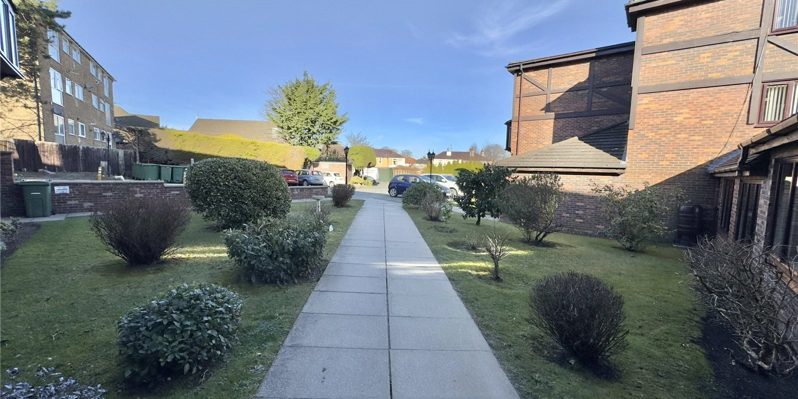 Hesslewell Court, Heswall, CH60 7TW - image 2