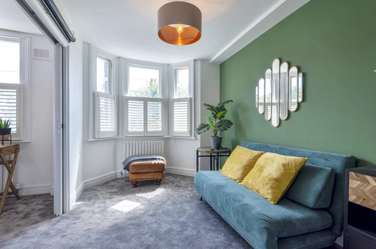 Shepherds Bush, London, Hammersmith & Fulham, W12 - image 11