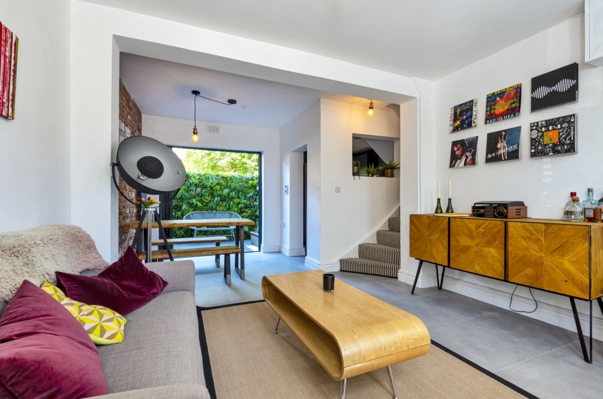 Shepherds Bush, London, Hammersmith & Fulham, W12 - image 1