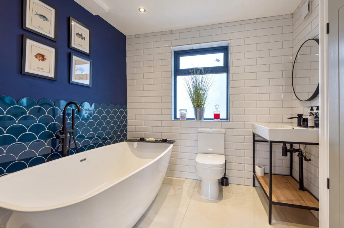 Shepherds Bush, London, Hammersmith & Fulham, W12 - image 4