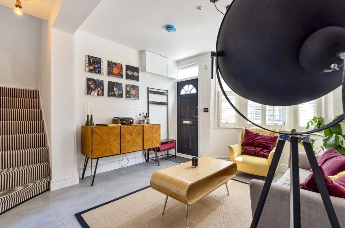 Shepherds Bush, London, Hammersmith & Fulham, W12 - image 9