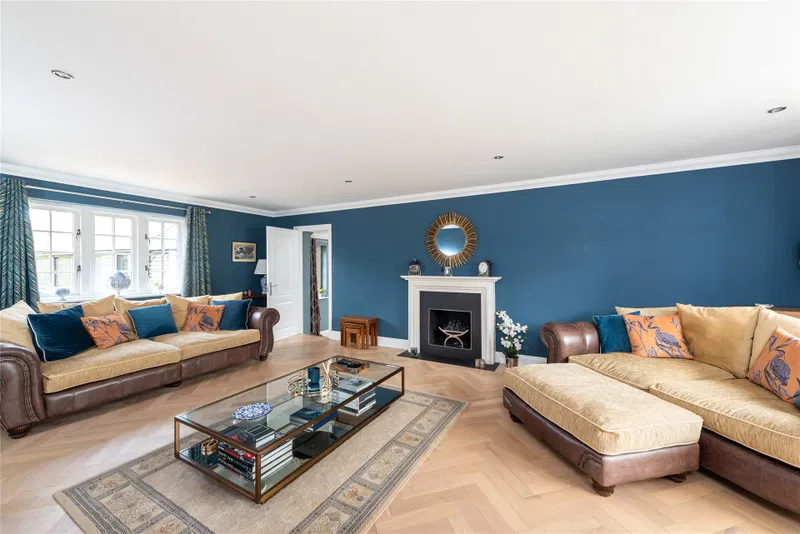 The Farm House, Main Road, Biddenham, Bedfordshire, MK40 4BE - image 2