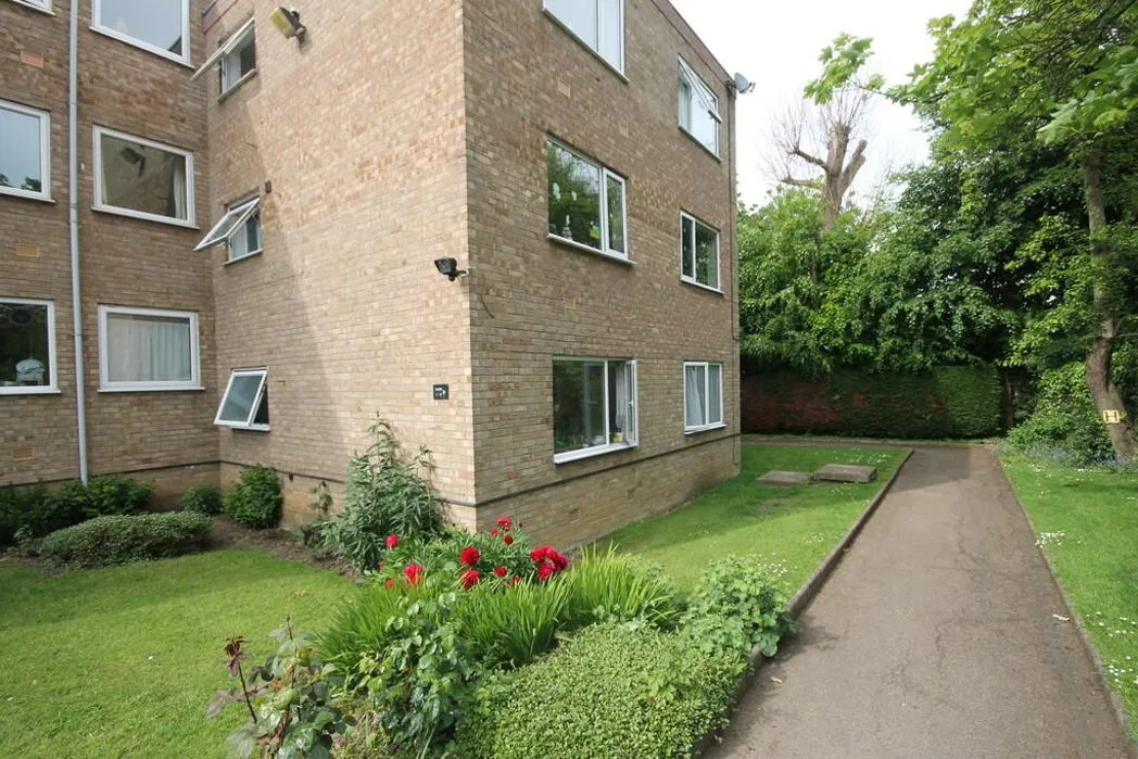 Albert Road, Leicester, Leicestershire, LE2 2AA - image 1