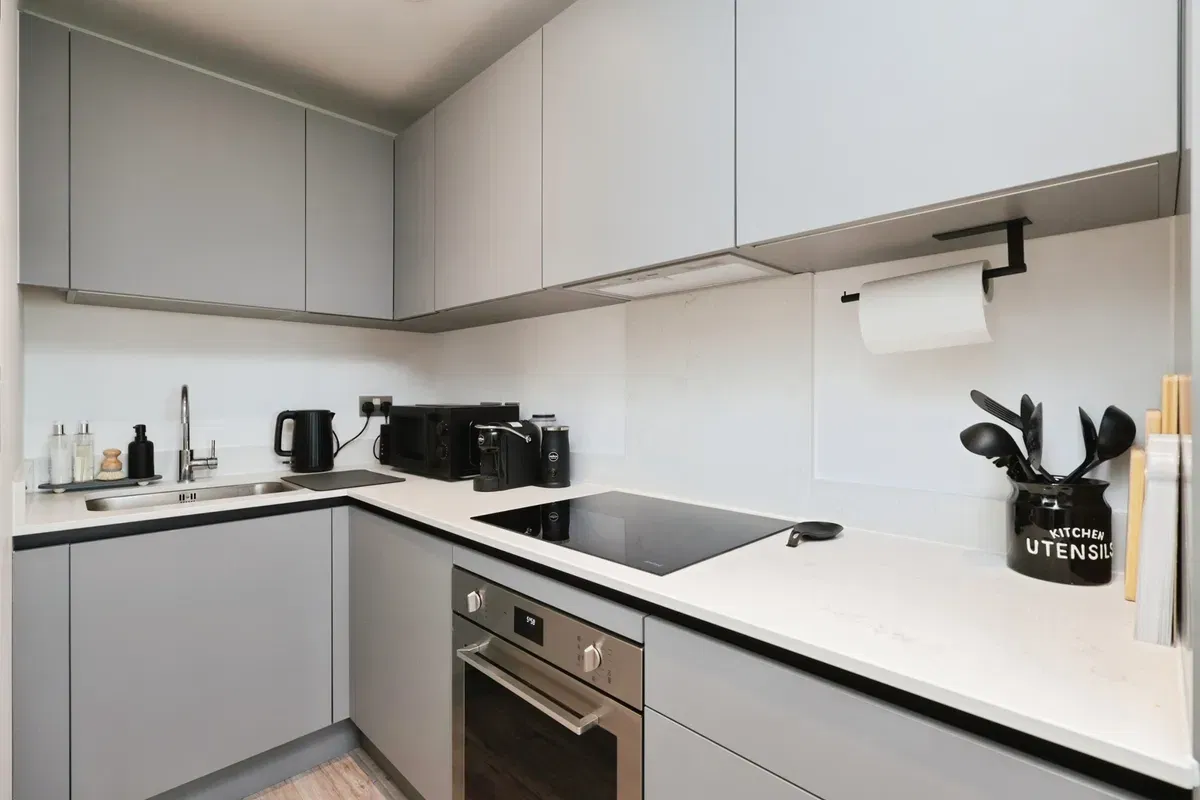 Cherry Tree Road, Watford - image 1