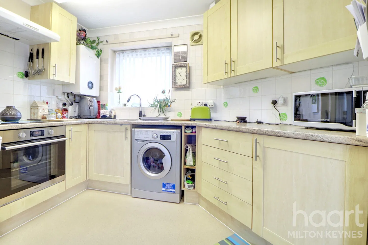 Pye Bridge End, Broughton, MK10 - image 5